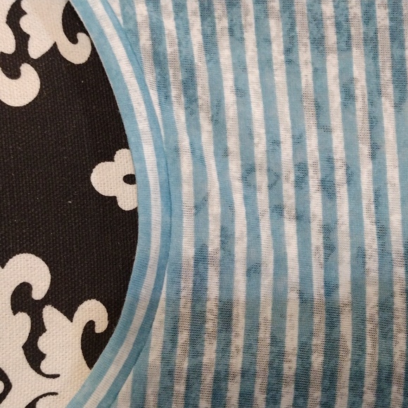 EUC Ann Taylor Loft Blue and White T-Shirt - Picture 2 of 10